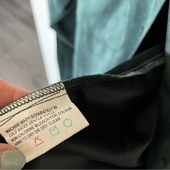 Oscar De La Renta| Teal Velvety Button Down Long Sleeve Blouse, Size Small••• - Picture 11 of 14